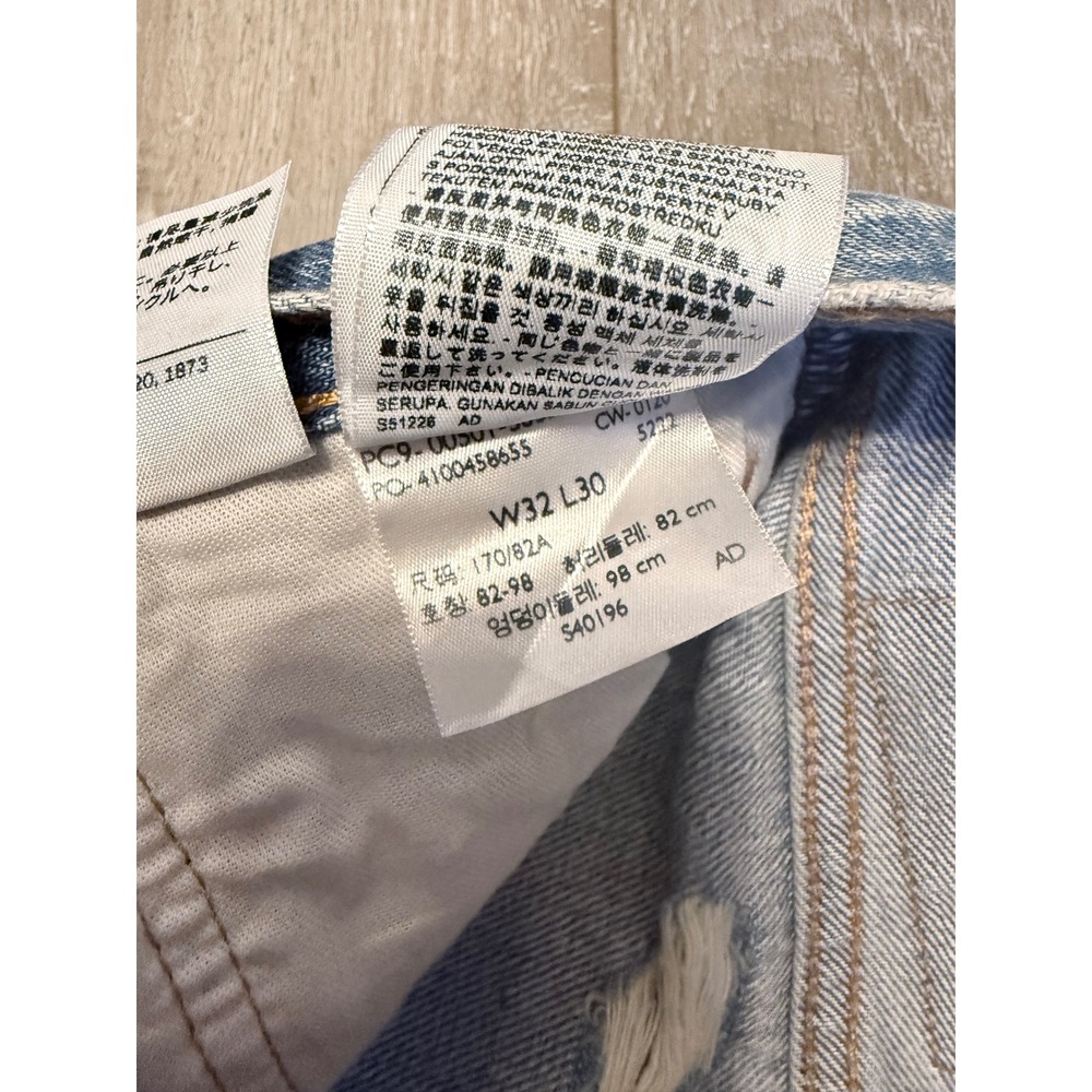 NWOT Levi's 501 Original Jeans Women W32 L30 Light Blue Distressed Straight Leg - Picture 6 of 12